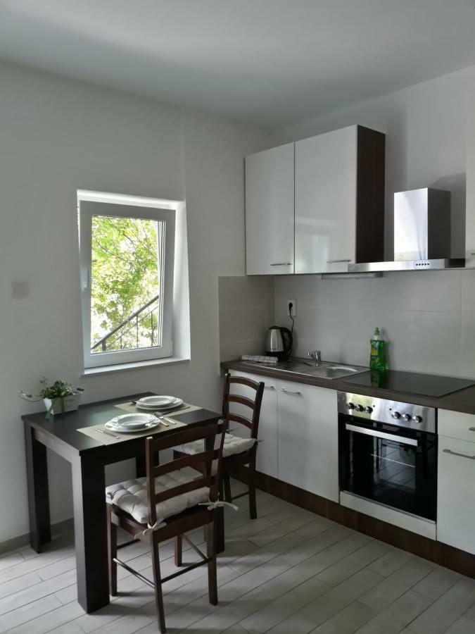 סנג' Apartments Lucija מראה חיצוני תמונה