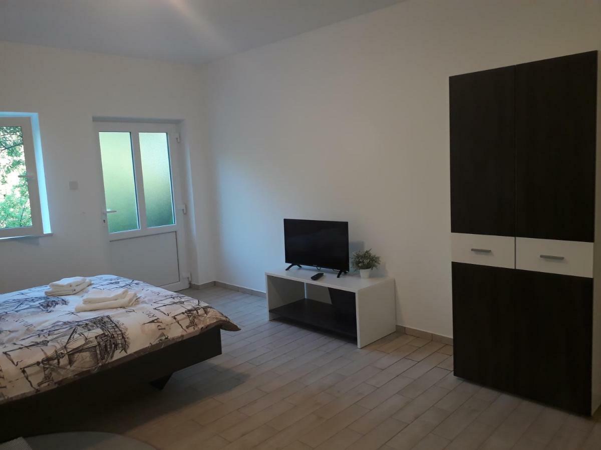סנג' Apartments Lucija מראה חיצוני תמונה