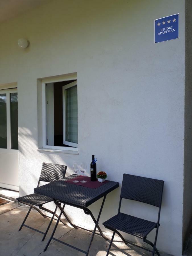 סנג' Apartments Lucija מראה חיצוני תמונה